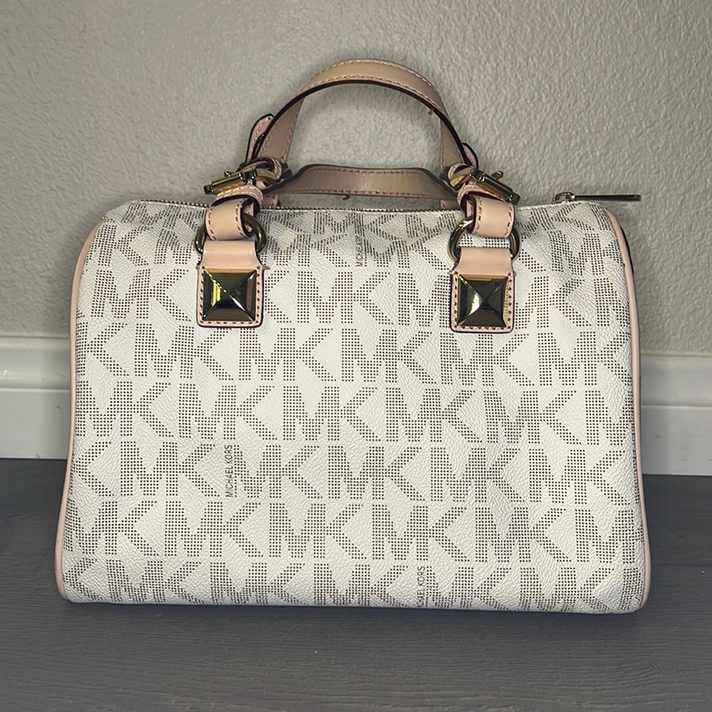 MICHAEL KORS Grayson satchel. Like new.